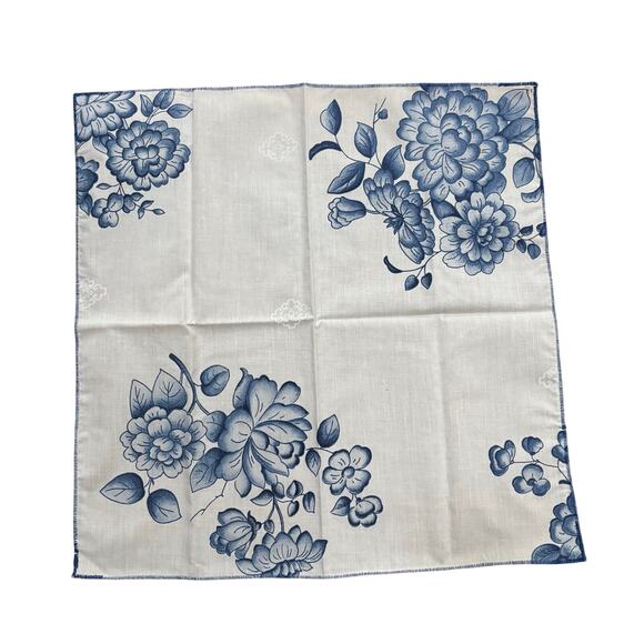 Eight square cotton cloth dinner napkins (8) blue & white formal toile style - Picture 2 of 6